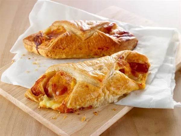 Wrights Bacon and Cheese Puff - 42 x 155g